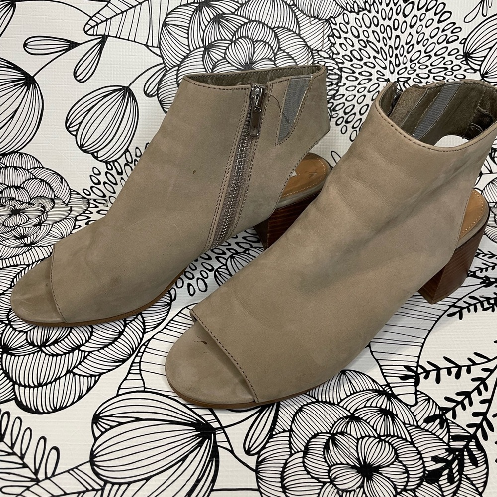 Steve Madden Rico Peep Toe Heel
